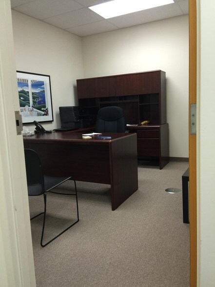 More Photos Of 204 Grove Ave, Thorofare Bank For Lease