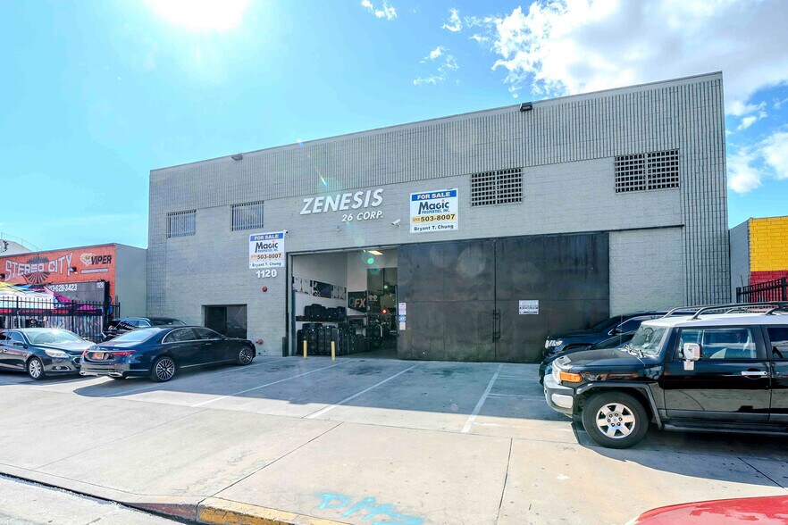 More Photos Of 1120 E 11th St, Los Angeles Showroom For Sale