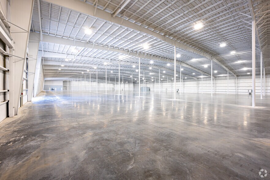 More Photos Of 2030 Rue Sucre, Suite 100, Luling Distribution For Lease