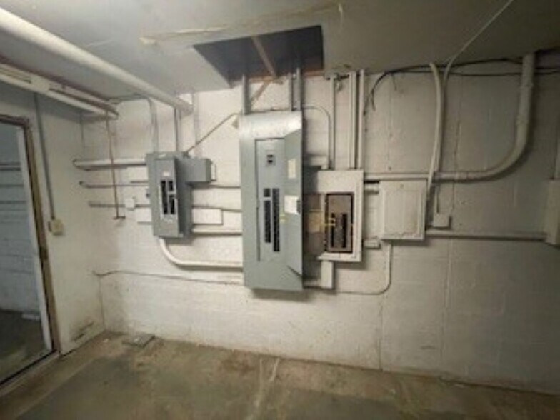 More Photos Of 1600 N Main St, Georgetown Industrial For Sale