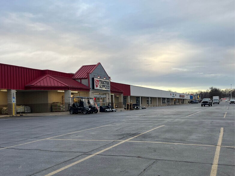 Primary Photo Of 1401 S Santa Fe Ave, Chanute Land For Sale