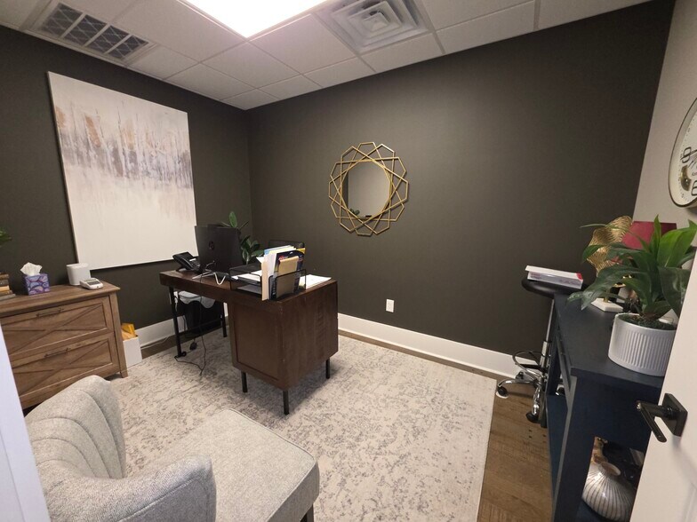 More Photos Of 158 State St, Bluffton Storefront Retail Office For Lease