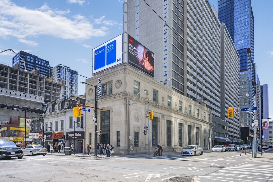 More Photos Of 378 Yonge St, Toronto Storefront Retail Office For Lease