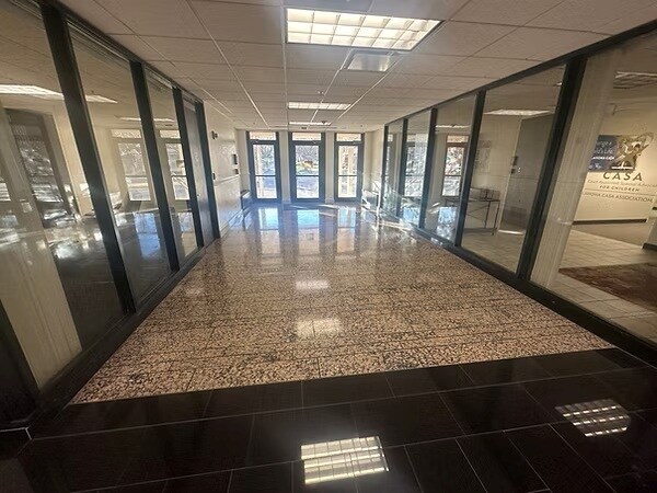 More Photos Of 2000 N Classen Blvd, Oklahoma City Unknown For Lease