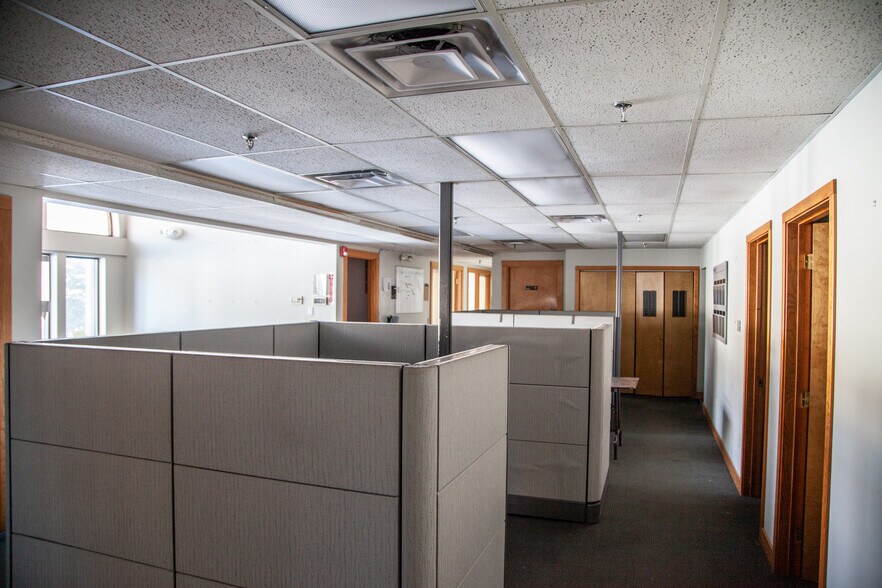 More Photos Of 139 Shields Dr, Bennington Manufacturing For Lease