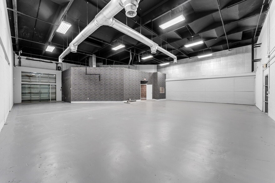 More Photos Of 9450 NW 58th St, Miami Warehouse For Lease