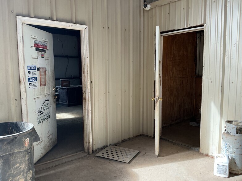 More Photos Of 3021 Hwy 190 W, Port Allen Land For Lease