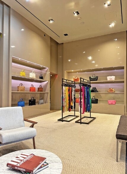 More Photos Of 831 Madison Ave, New York Apartments For Lease