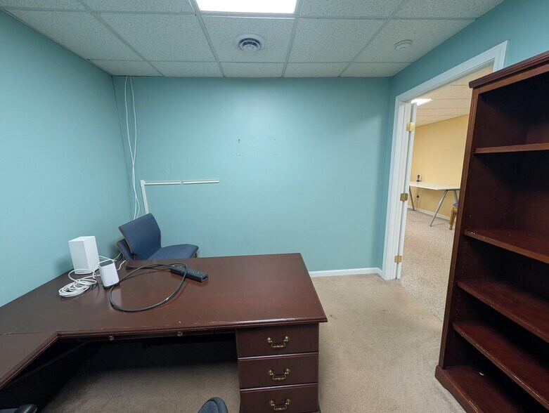 More Photos Of 42 Dover Point Rd, Dover Office For Lease