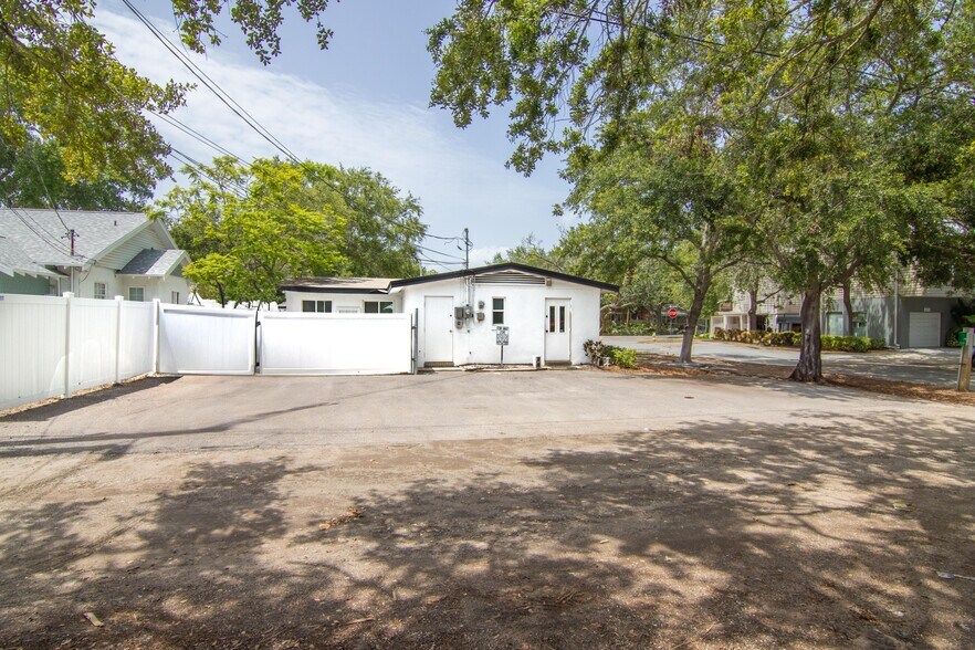 More Photos Of 2500 1st Ave N, Saint Petersburg Medical For Lease
