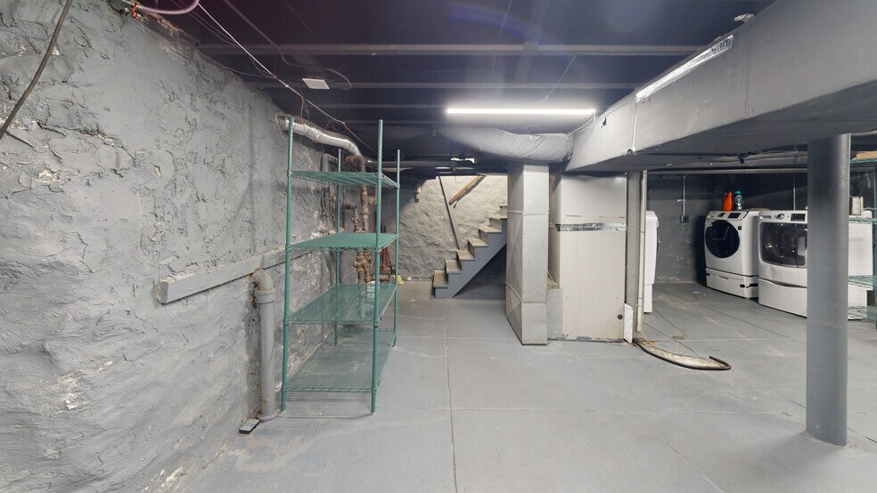 More Photos Of 4200 S Grand Blvd, Saint Louis Restaurant For Lease