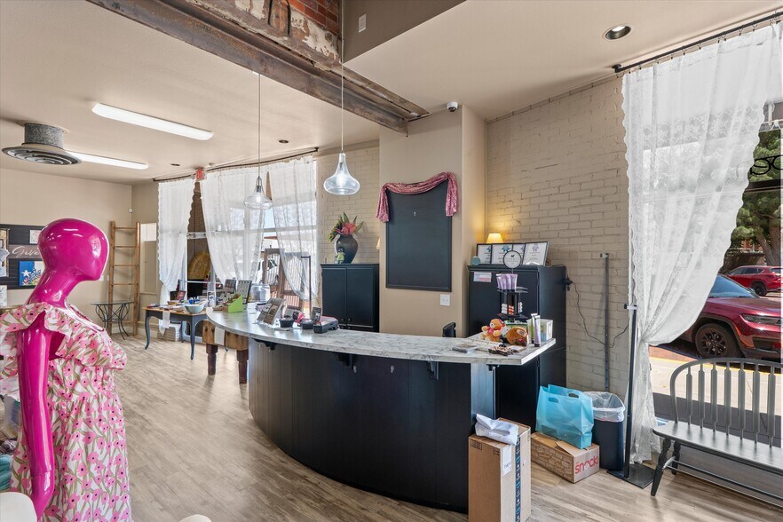 More Photos Of 112 Austin Ave, Lamesa General Retail For Sale