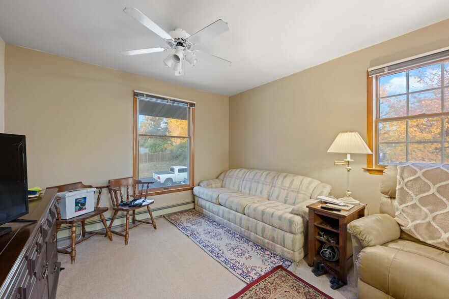 More Photos Of 123 W Main St, Trappe Medical For Sale