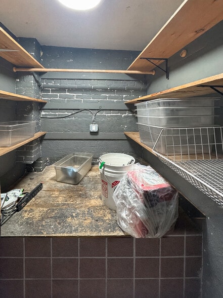 More Photos Of 646 Manhattan Ave, Brooklyn Storefront Retail Residential For Lease