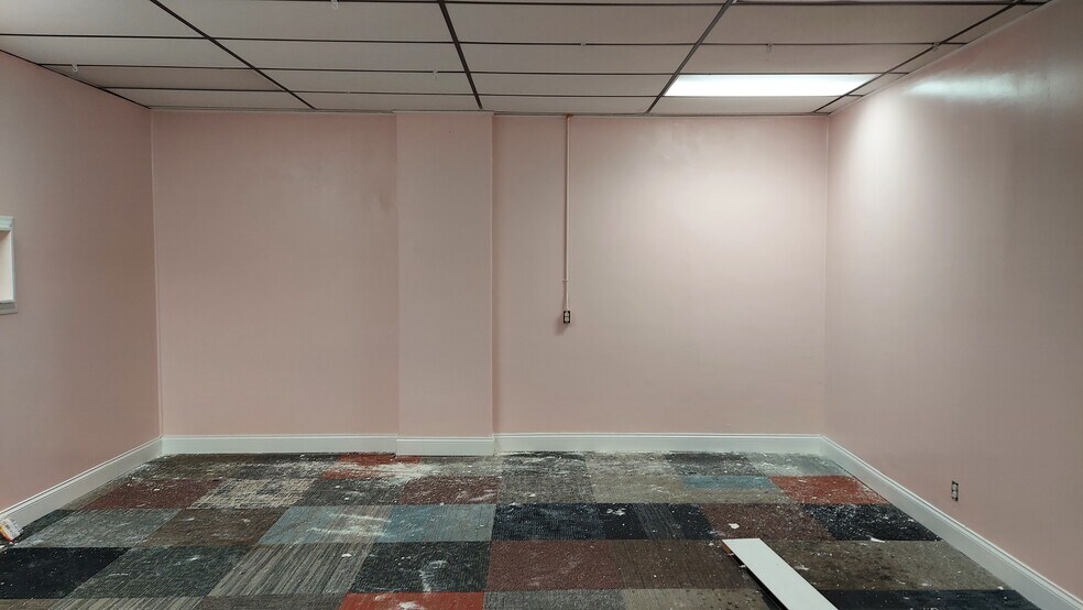 More Photos Of 2401 W Cervantes St, Pensacola General Retail For Sale