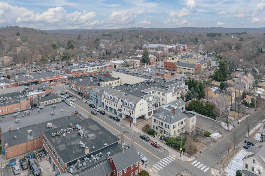 More Photos Of 40 Waltham St, Lexington Apartments For Lease