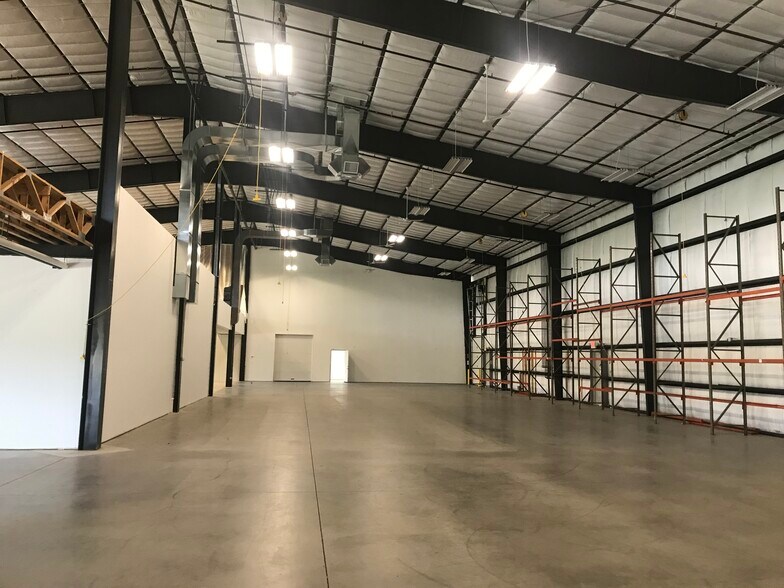 More Photos Of 209 County Road 156, Albany Showroom For Sale