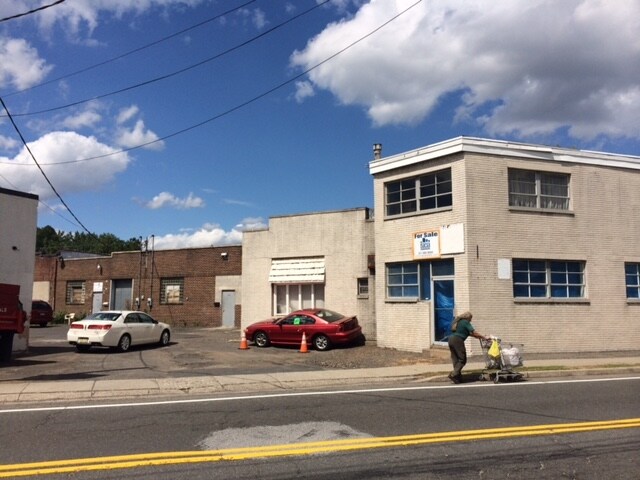 More Photos Of 80 Saddle River Rd, South Hackensack Warehouse For Lease