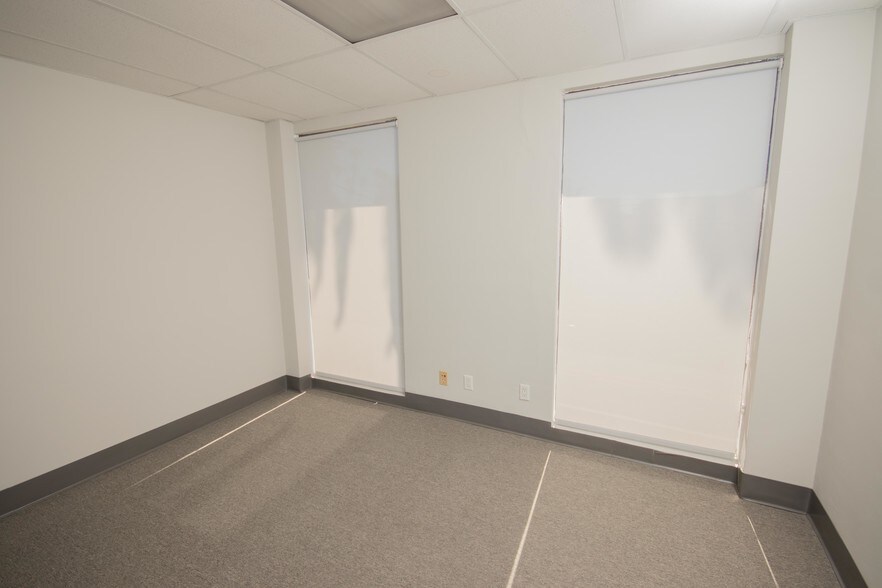More Photos Of 4105 E Broadway, Long Beach Office For Lease