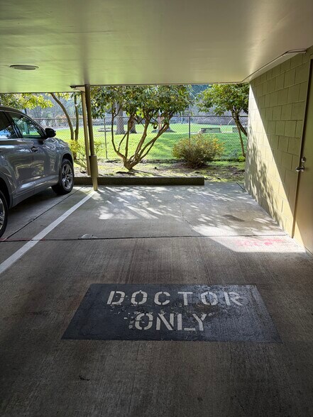 More Photos Of 1515 N 200th St, Seattle Medical For Lease