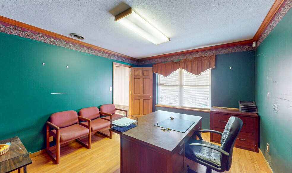 More Photos Of 5534/5546 Waterlevel Hwy, Cleveland Light Distribution For Sale