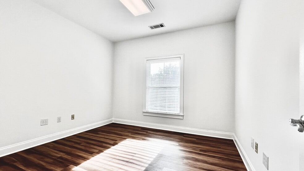 More Photos Of 4080 McGinnis Ferry Rd, Alpharetta Office For Sale