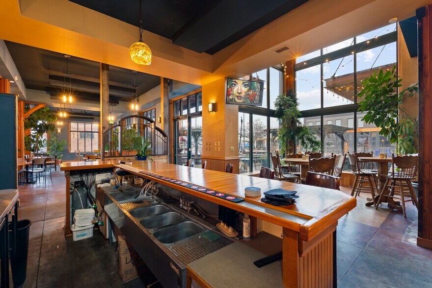 More Photos Of 102 S 1st Ave, Sandpoint Storefront Retail Office For Sale