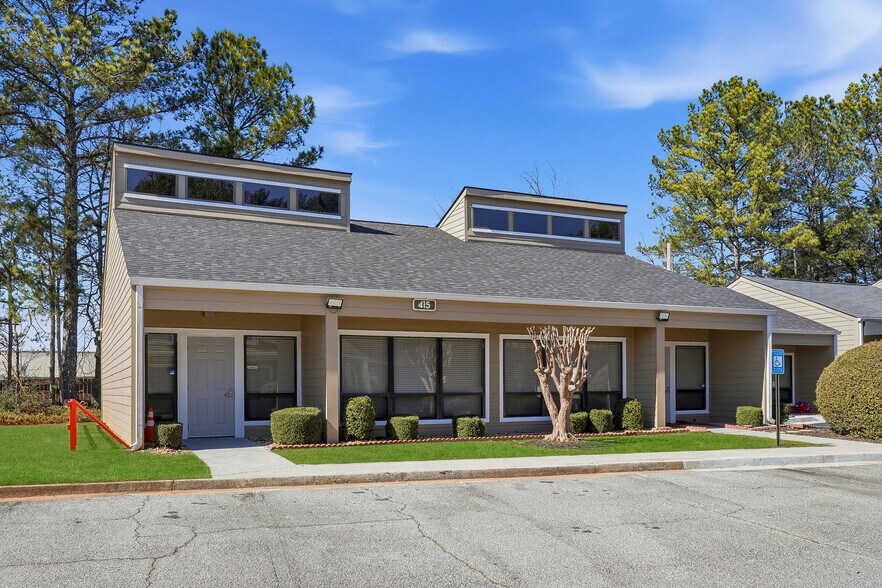 More Photos Of 415-421 W Pike St, Lawrenceville Office For Sale