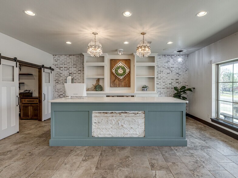 More Photos Of 113 E Broadway, Blanchard Storefront For Sale