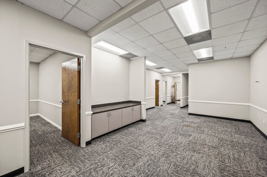 More Photos Of 8025 North Point Blvd, Winston-Salem Office For Lease