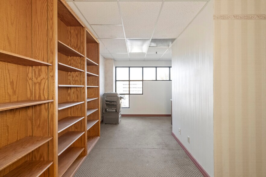 More Photos Of 44215 15th St W, Lancaster Medical For Sale