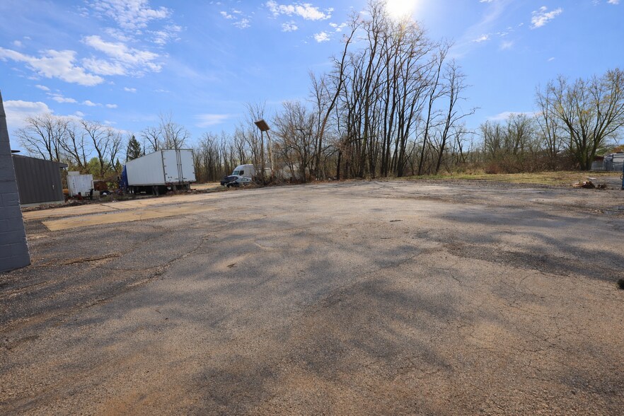 More Photos Of 921 Broad St, Wadsworth Auto Repair For Sale