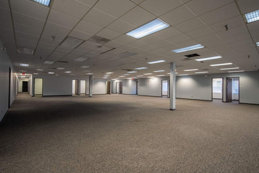 More Photos Of 1919-1975 Technology Dr, Troy Unknown For Lease