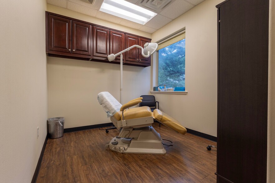 More Photos Of 2500 W William Cannon Dr, Austin Medical For Sale