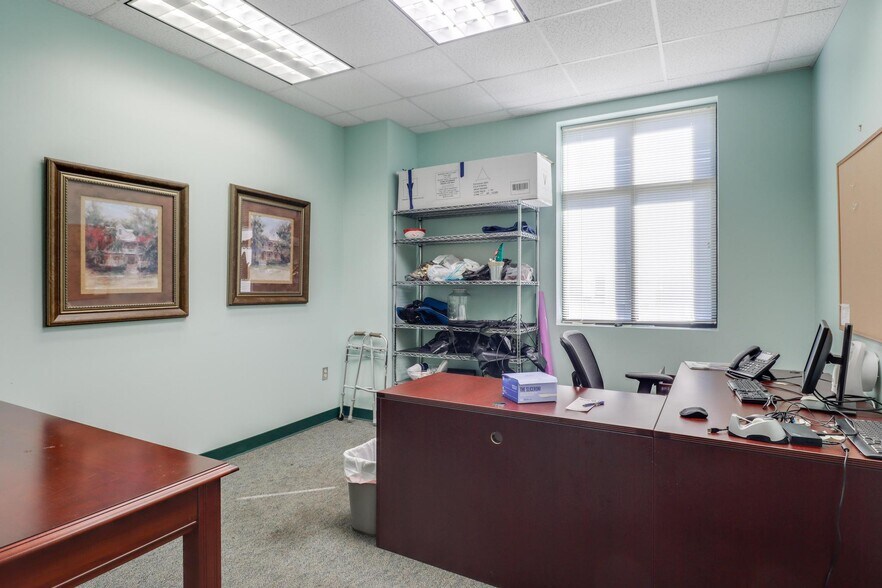 More Photos Of 10281 Corporate Dr, Gulfport Office For Sale