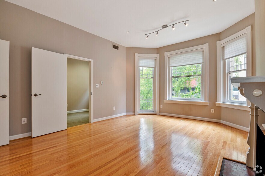 More Photos Of 1906 Sunderland Pl NW, Washington Office Residential For Sale