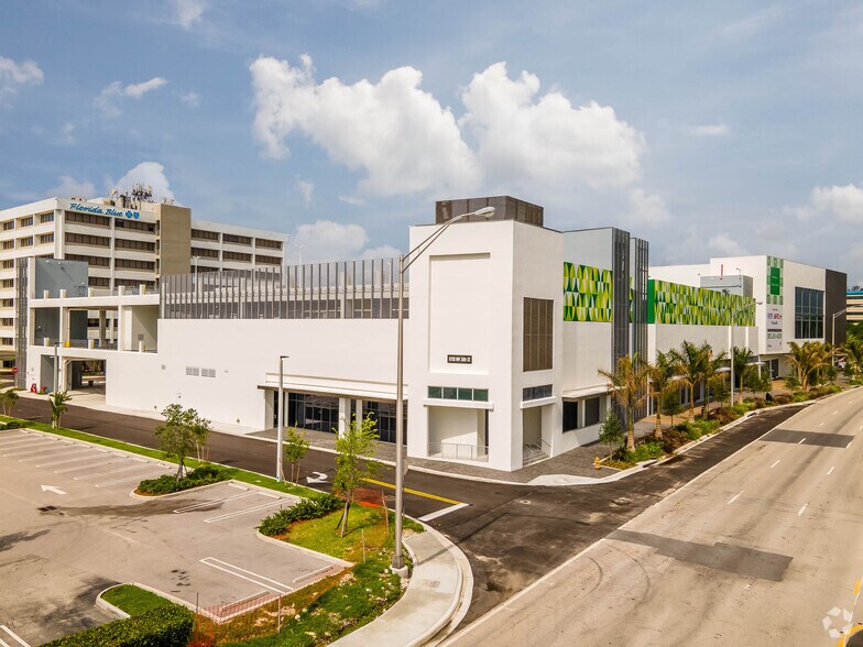 More Photos Of 8700 NW 36th St, Doral Department Store For Lease