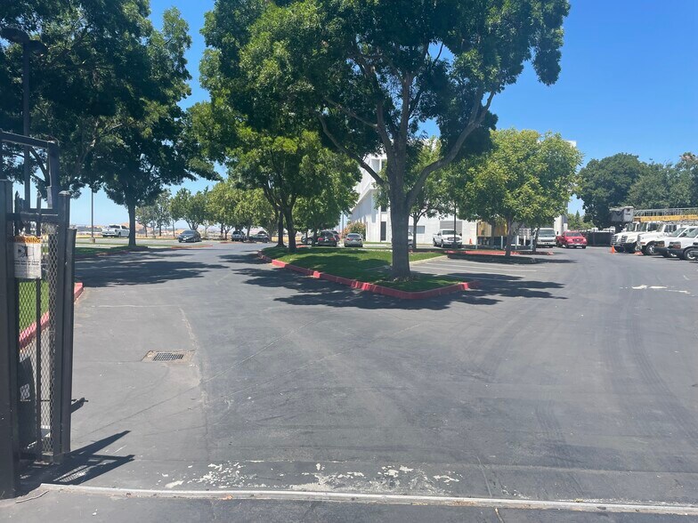 More Photos Of 2655 Stanwell Dr, Concord Office For Lease