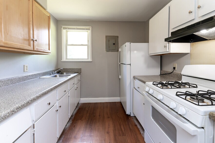 More Photos Of 1393 Lapaloma Cir, Memphis Apartments For Sale