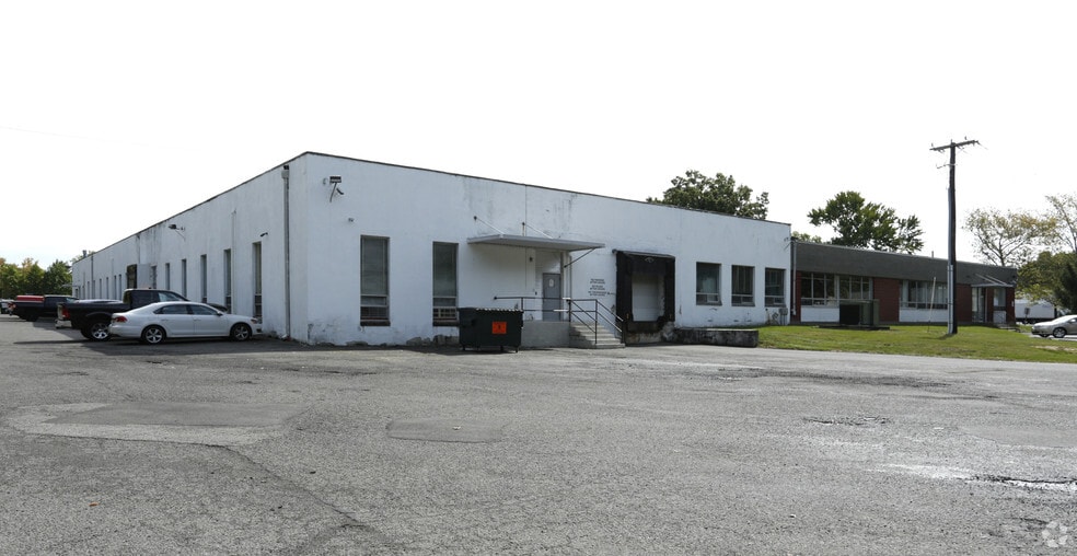 More Photos Of 270 Sheffield St, Mountainside Warehouse For Lease