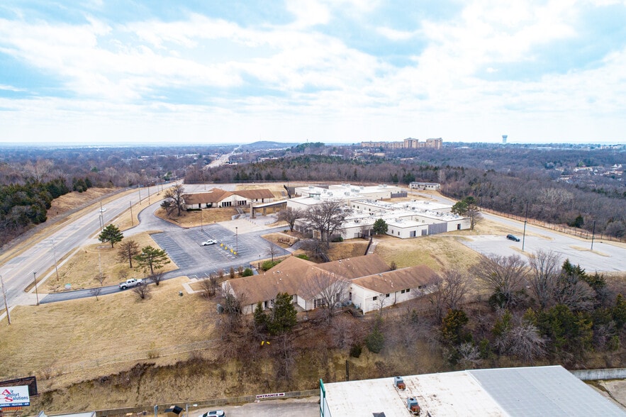 More Photos Of 6262 S Sheridan Rd, Tulsa Hospital For Sale