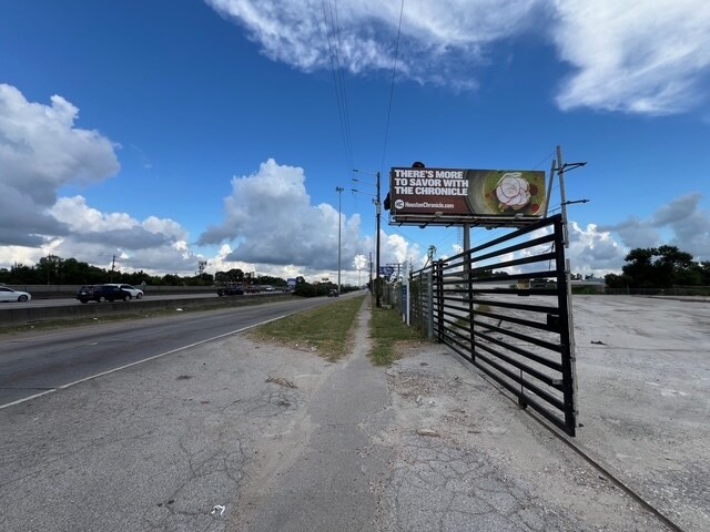 More Photos Of 4900 North Fwy, Houston Land For Lease