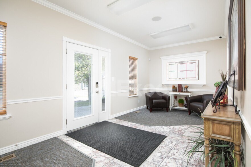 More Photos Of 214-216 N Orem Blvd, Orem Loft Creative Space For Lease