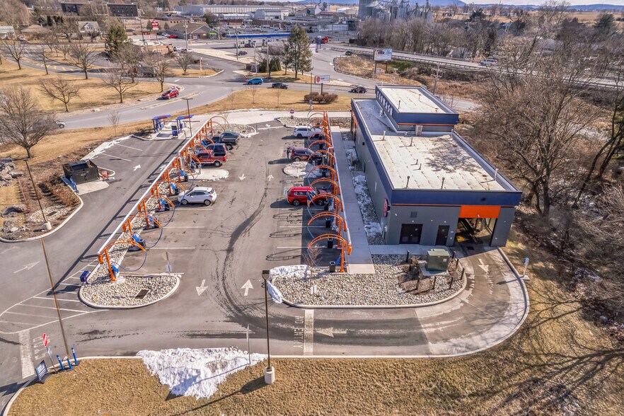 More Photos Of 1333 E Lehman St, Lebanon Specialty For Sale