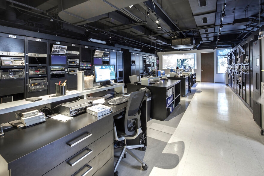 More Photos Of 610 N Hollywood Way, Burbank Office For Lease