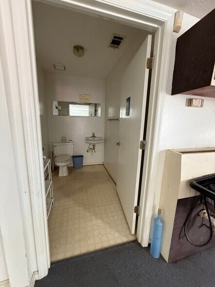 More Photos Of 5313 Buena Vista Rd, Columbus Freestanding For Sale