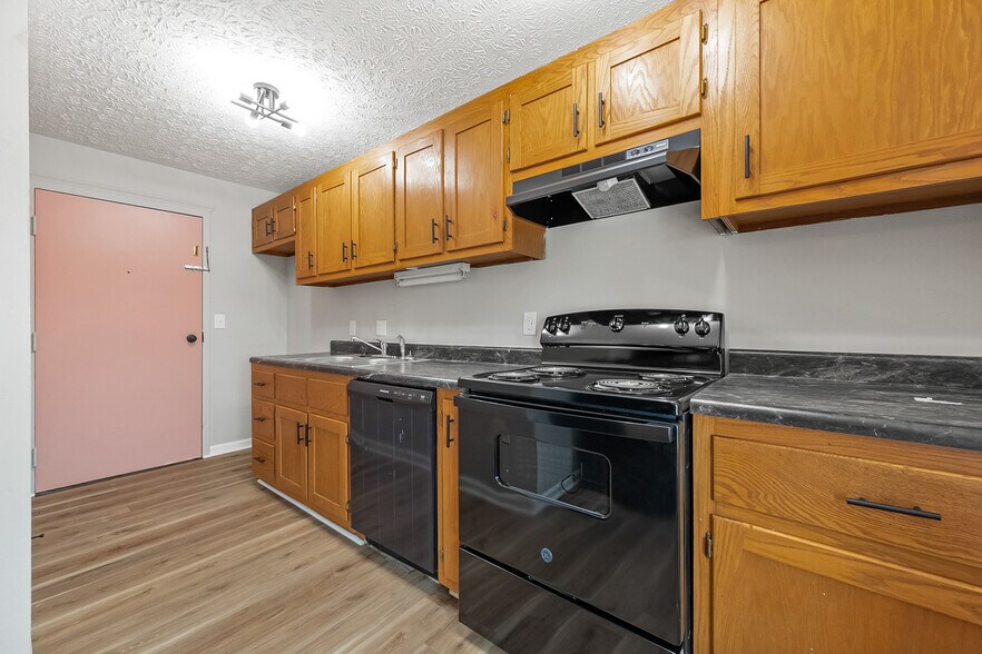 More Photos Of 522 N Main St, Hillsville Office Residential For Sale