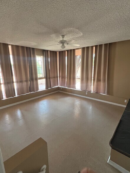 More Photos Of 1685 Cypress Dr, El Centro Healthcare For Lease