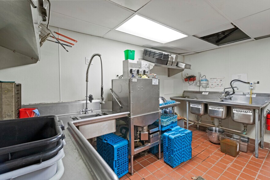 More Photos Of 700 S 5th St, Philadelphia Apartments For Sale