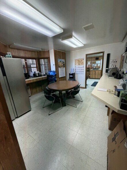 More Photos Of 520 5th St S, Breckenridge Warehouse For Lease
